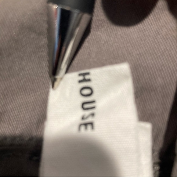 BASIC HOUSE Sz 26 Cargo Style Pants Buckle Closure Pockets Elastic Hemline Pants - Picture 14 of 16